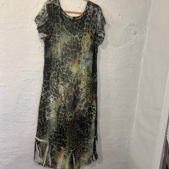 Dress - Picture 2 of 3